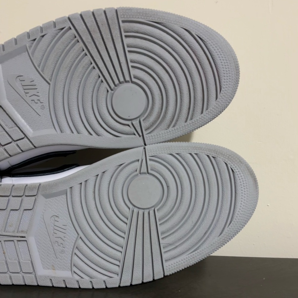 Jordan 1 Low Barons - men’s 11 (scuffs, general wear) - Picture 7 of 8